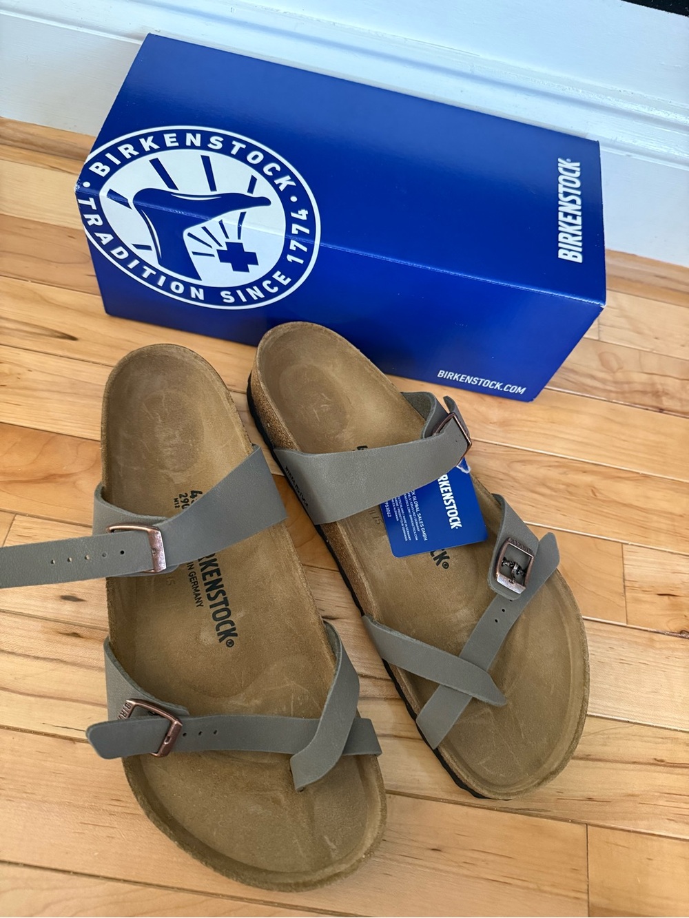 New In Box Birkenstock Mayari Stone Brown EU 45 Men’s 12 Sandals Regular Fit US